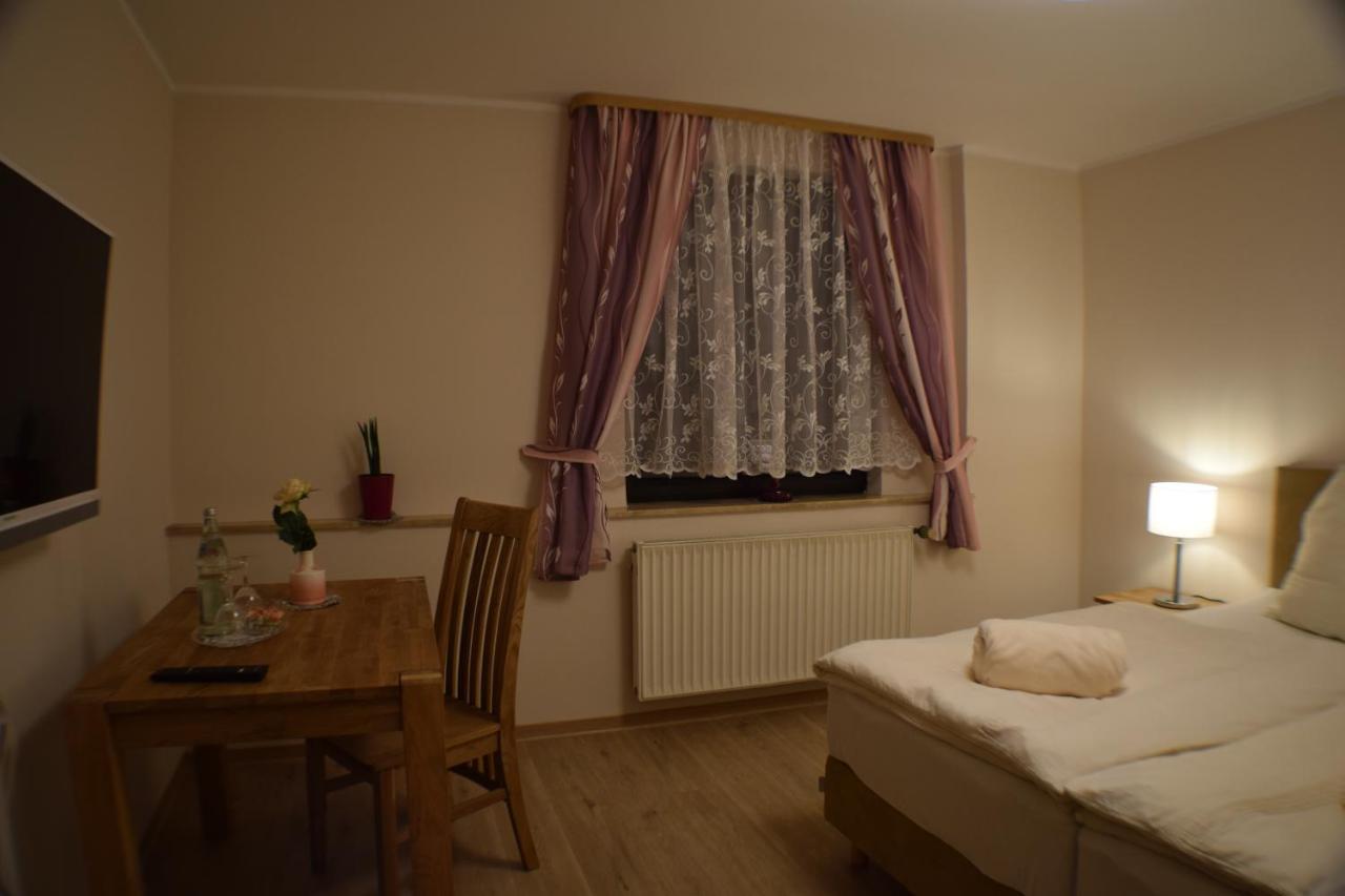 Hotel Buergergesellschaft Betzdorf ภายนอก รูปภาพ