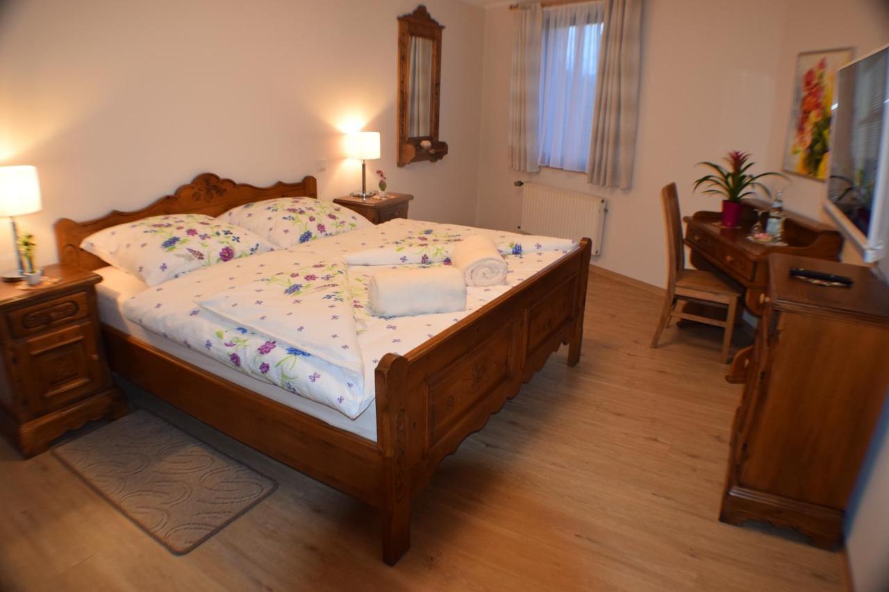 Hotel Buergergesellschaft Betzdorf ภายนอก รูปภาพ